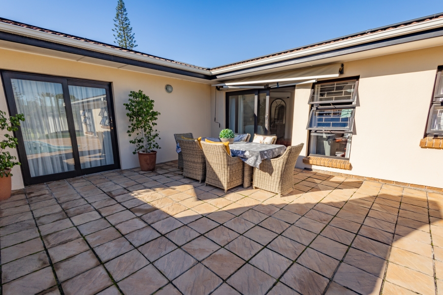 4 Bedroom Property for Sale in Sonstraal Western Cape